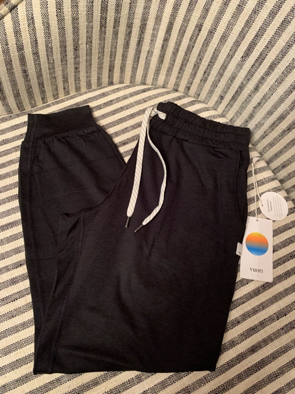 NWT Vuori Women’s Performance Jogger 25” Inseam VW303 $110 Heather Black XS